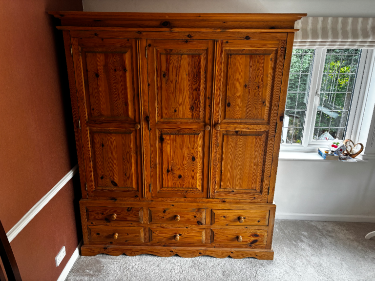 Large 3-Door, 6-Drawer Triple Wardrobe – Very Good Condition
