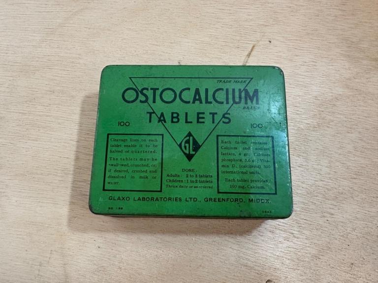 Rare Green Vintage Glaxo Ostocalcium Tablets Tin - Glaxo Laboratories Greenford