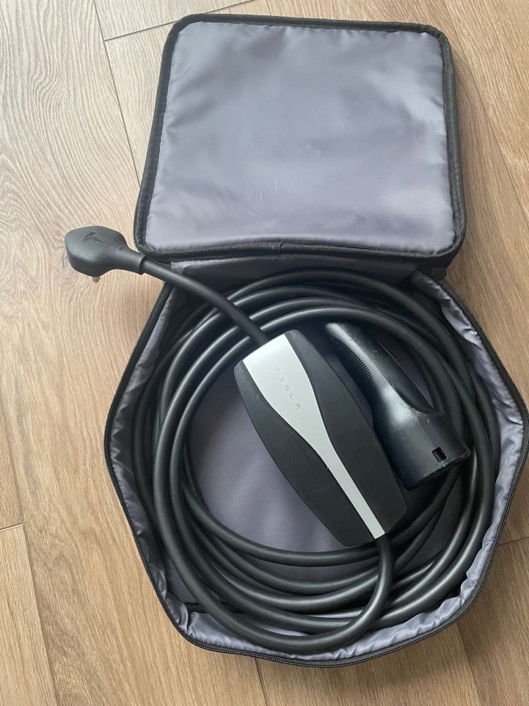Genuine Tesla Mobile Connector EV Charger UK Plug 6m