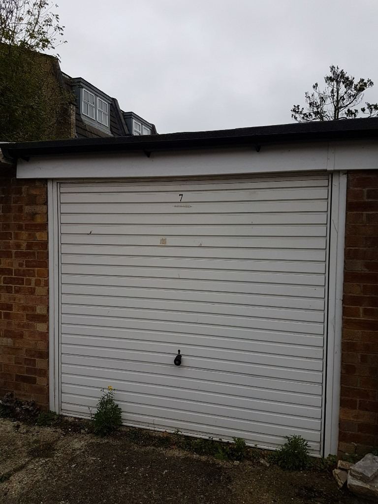Garage/Parking/Storage to rent: Dilhorne Close (r/o 269) Baring Road, London SE12 0BL