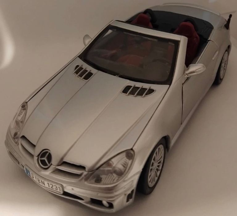 Mercedes Benz SLK 55 Amg Cabriolet | Model car | scale 1/24 Diecast car Silver