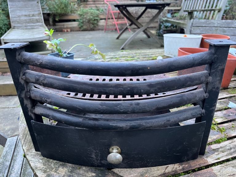 Fire grate, fire front, fire guard and fire tools