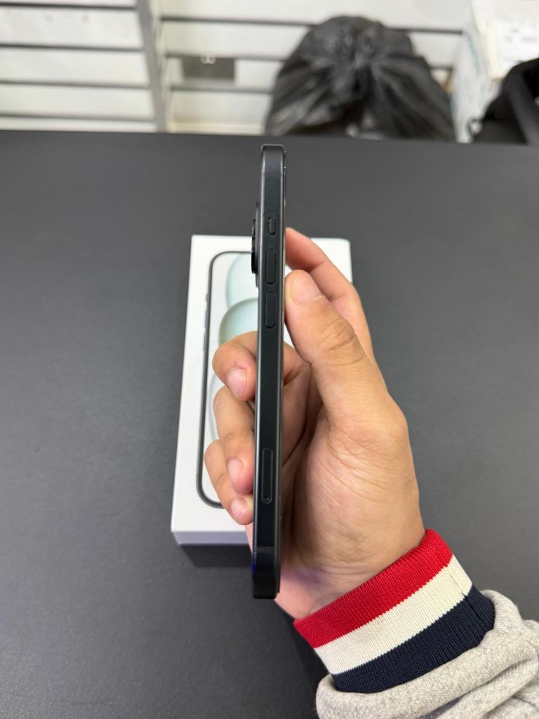 Apple iPhone 15 128GB Black (Unlocked) Excellent Condition Fully Boxed