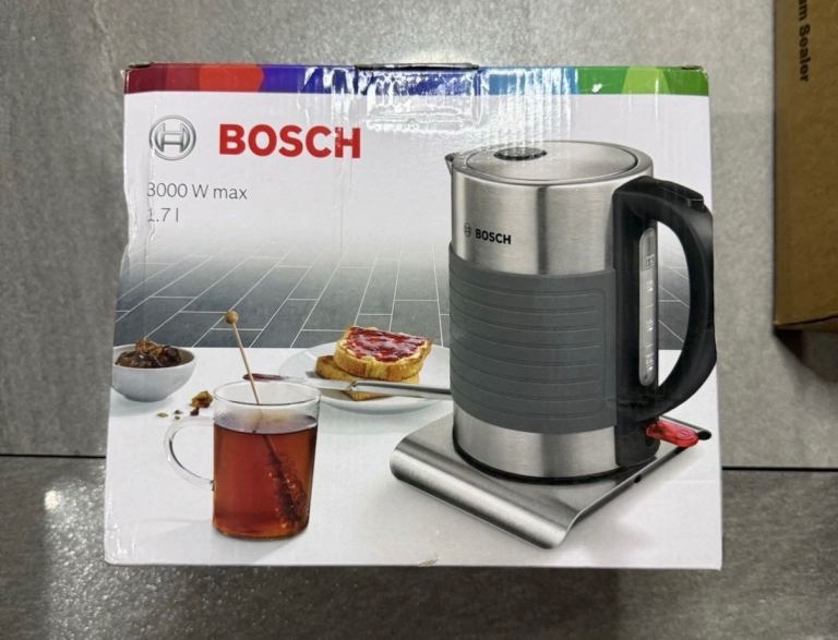 BOSCH Kettle and Toaster Set – New in Box