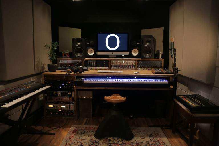 Music/podcast studios to rent on Brixton Hill from £400pcm no deposit + bills inc