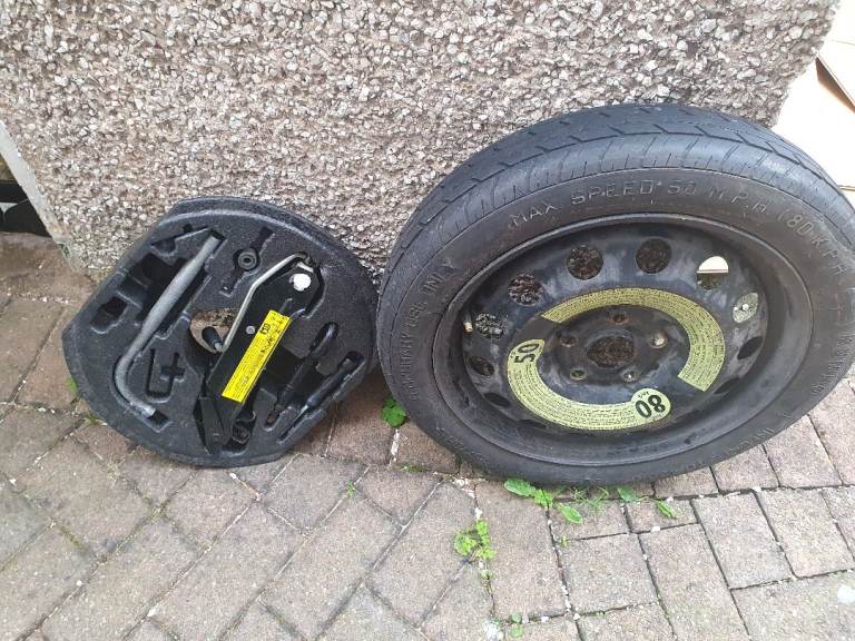 VW Golf MK6 Spare wheel with Jack