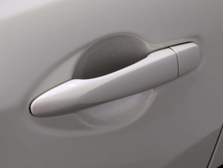 2015 Nissan Qashqai 1.5 Qashqai N-Tec+ dCi 5dr SUV Diesel Manual