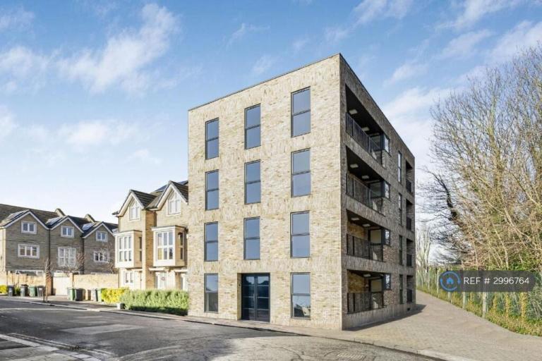 2 bedroom flat in Springbank Road, Hither Green, SE13 (2 bed) (#2996764)