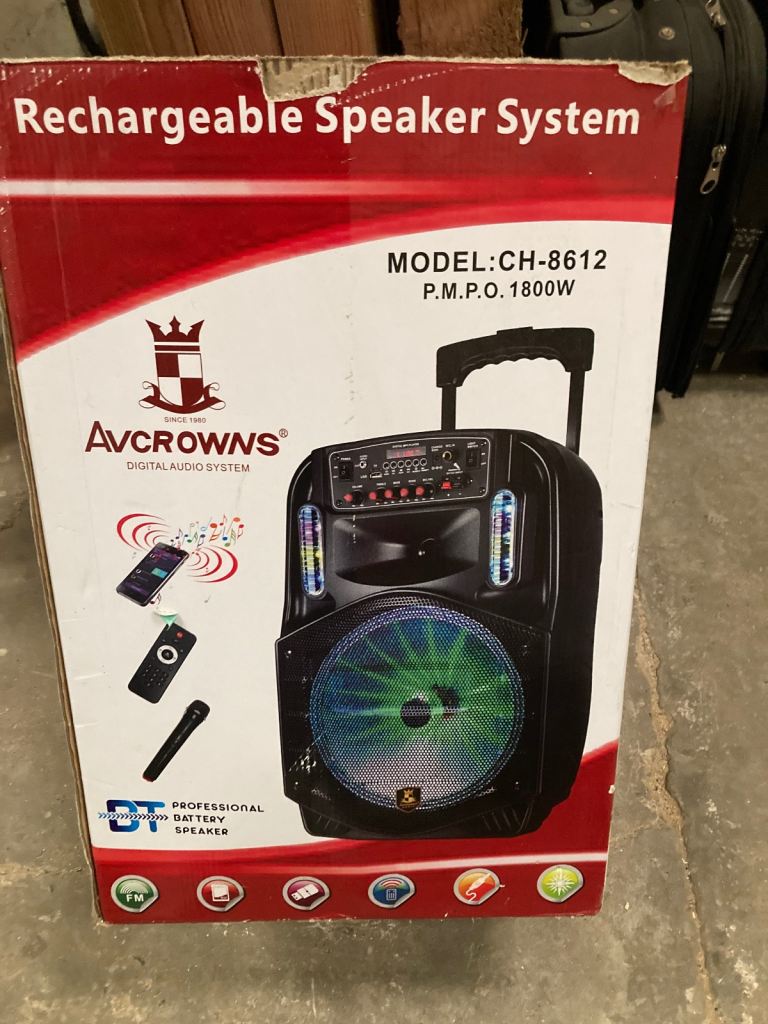 Rechargeable speaker system 