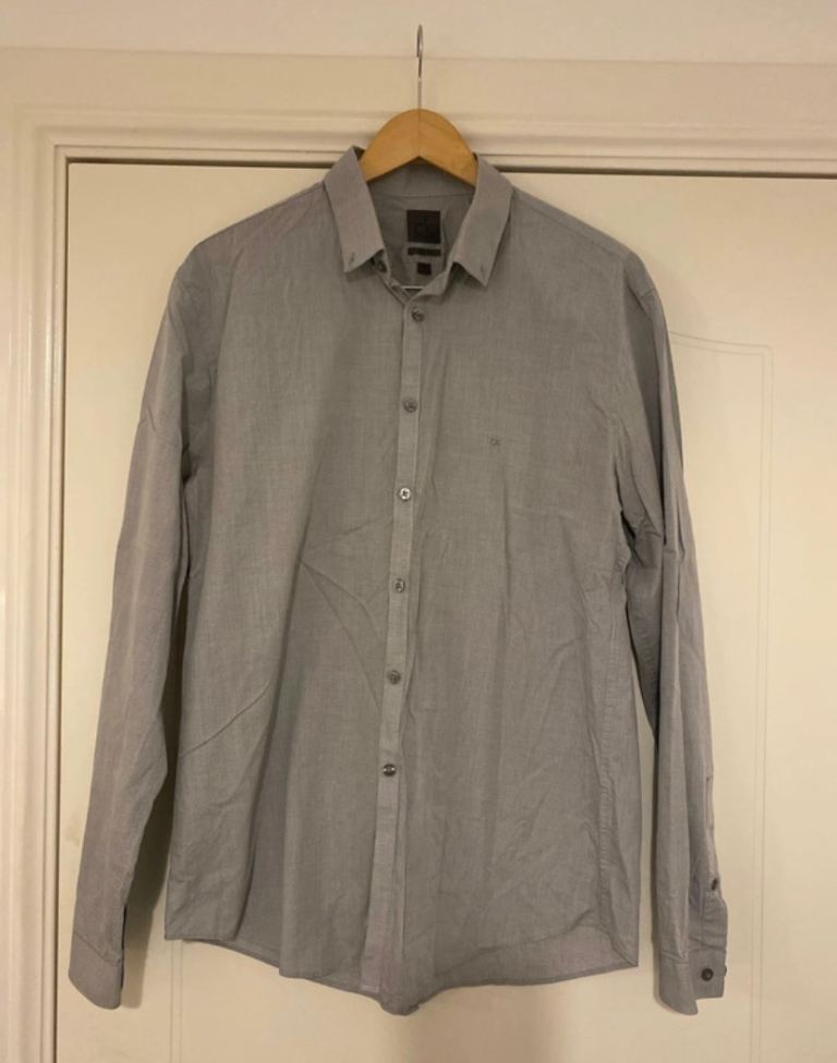 image for Calvin Klein men's long-sleeved button-up shirt in grey size 42 / 16.5 slim fit 
