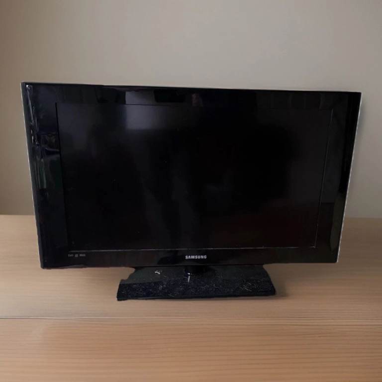 Samsung 32 Full HD TV + Surround Sound Cinema System Collection Only