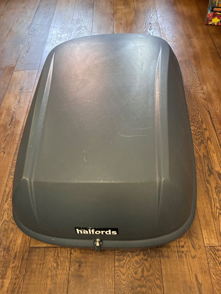 Halfords Car roof box with Thule foot pack