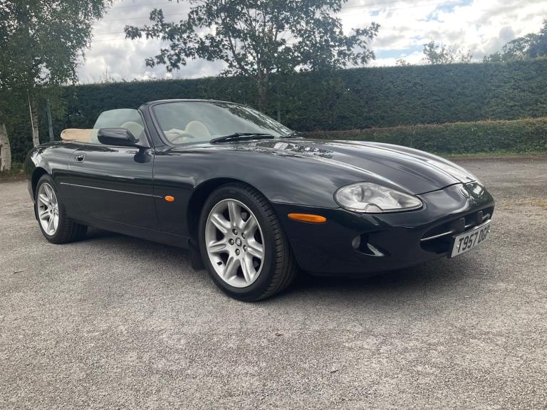 1999 Jaguar XK8 4.0 2dr Auto CONVERTIBLE Petrol Automatic