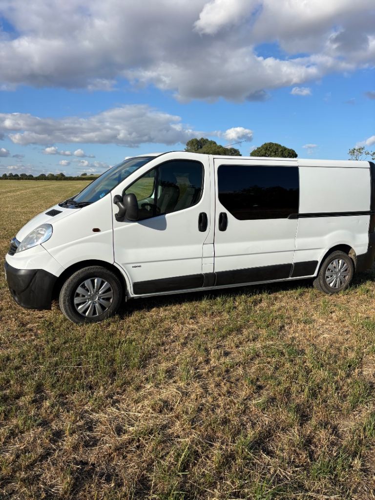 2010 vivaro LWB camper/ day van