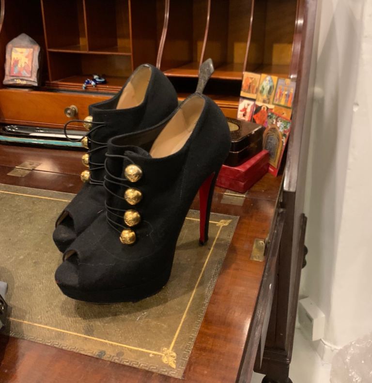 Authentic Christian Louboutin Black Suede Platform Peep Toe Heels UK 6 / EU 39