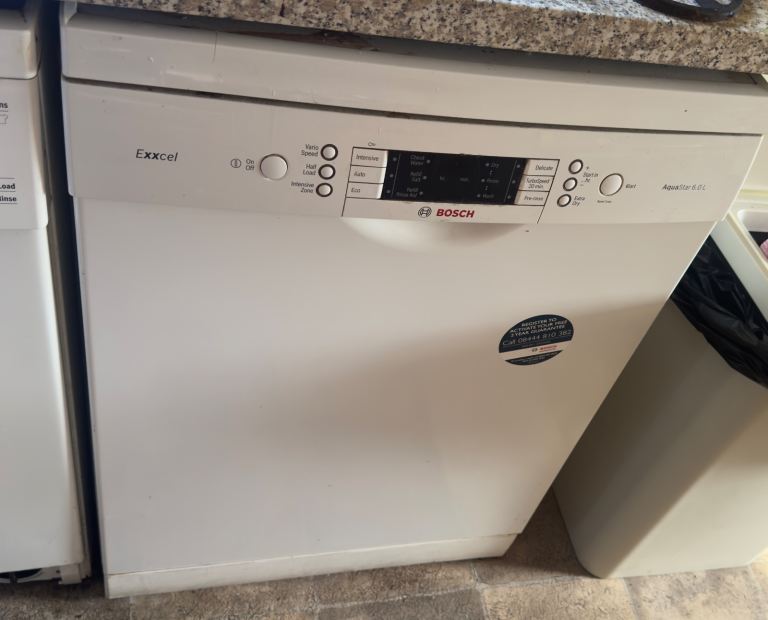 Bosch Exxcel AquaStar Dishwasher – White, Good Condition