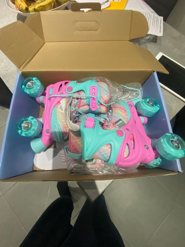 Girls roller skates (Quad Skates)