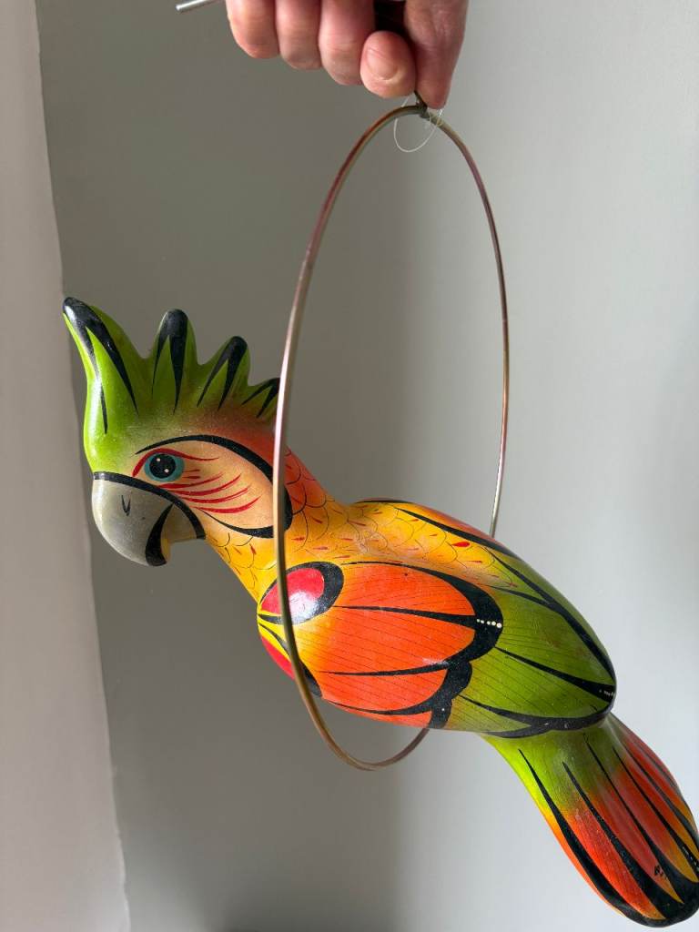 Bird models (toucan and parrot) that can be hung from a ceiling