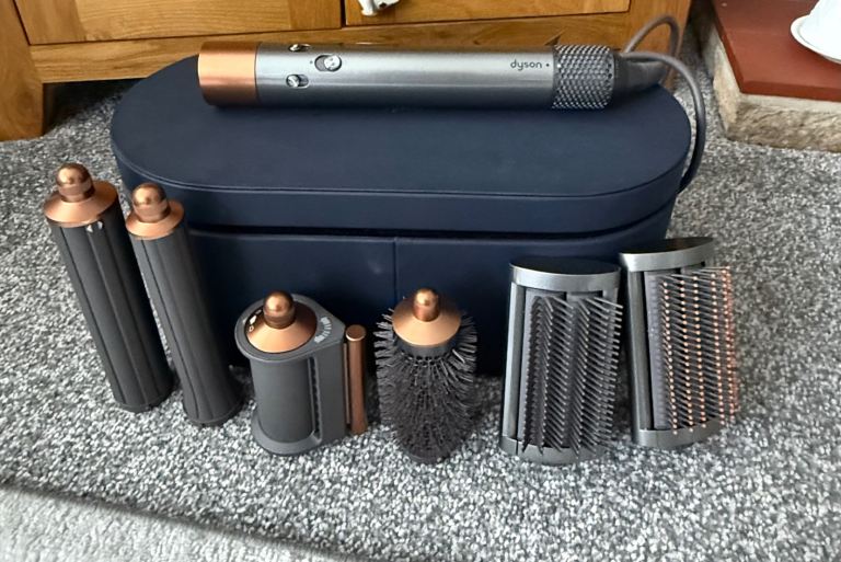 Dyson Airwrap™ multi-styler and dryer Complete Long in Nickel/Copper