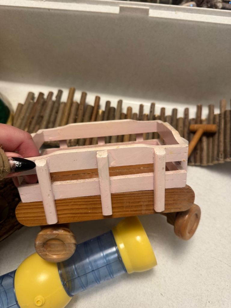 Extra large hamster/ rodent cage with accessories and food wheel tunnel 