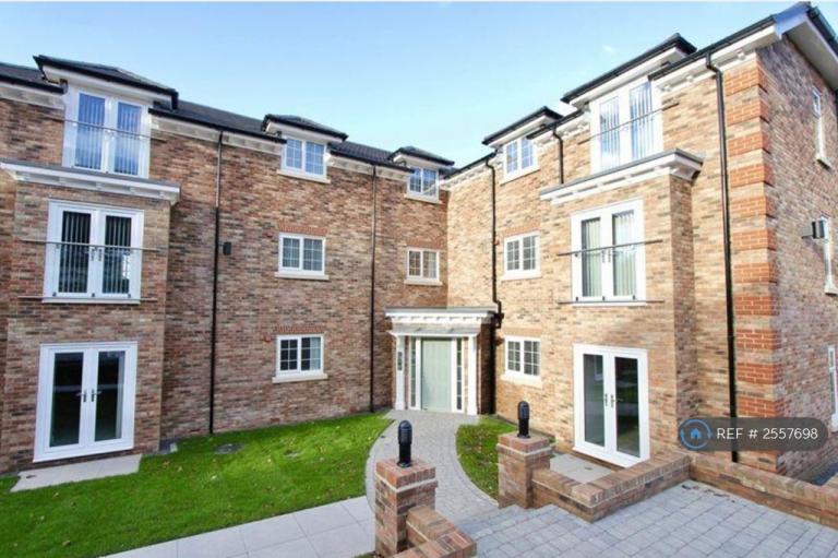 2 bedroom flat in Llys Chatsworth, Prestatyn, LL19 (2 bed) (#2557698)