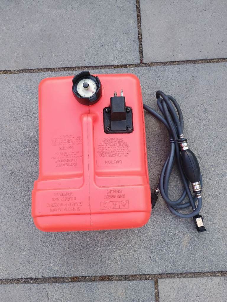 Yamaha Outboard Motor 12Lt Fuel Tank with Hose – Very Good Condition