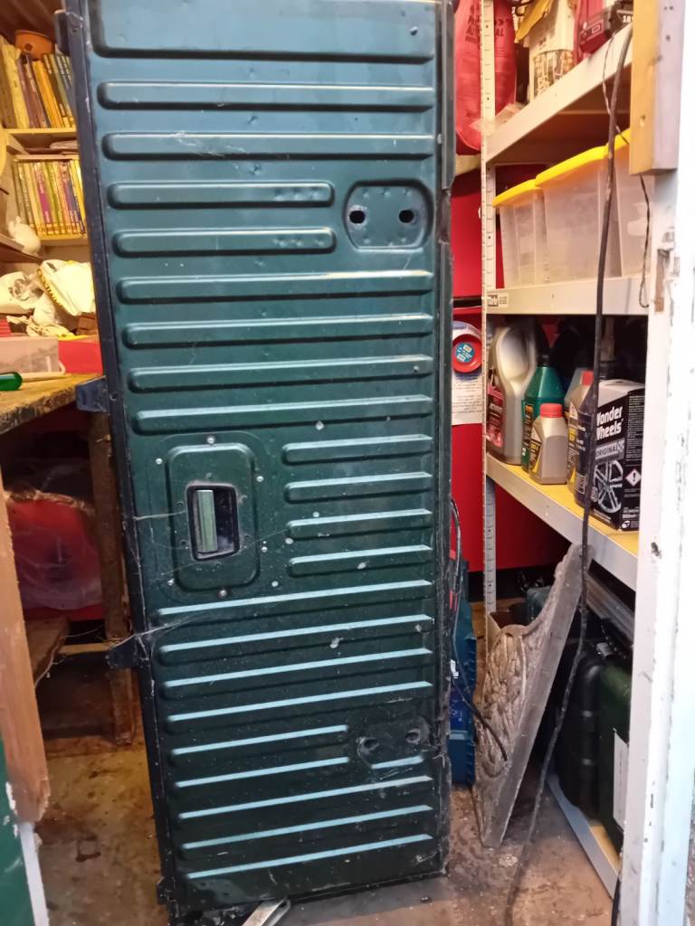 Range Rover tailgate.