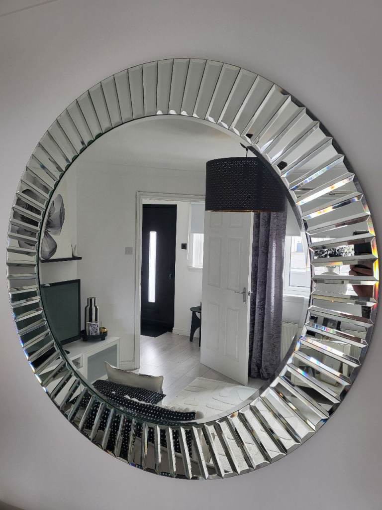 Wall mirror 
