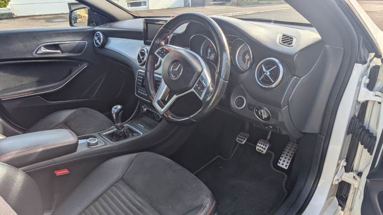 Mercedes-Benz, CLA, Saloon, 2014, Manual, 1796 (cc), 4 doors