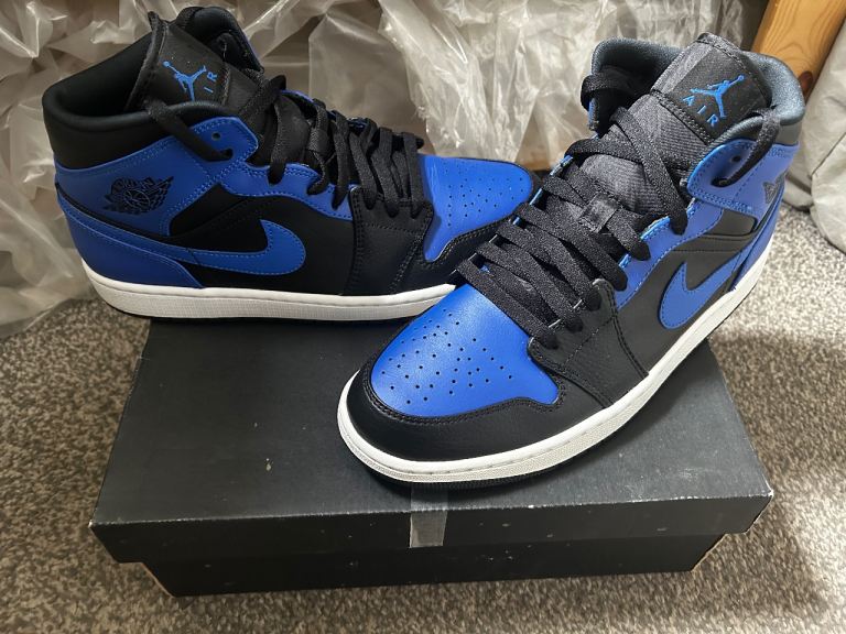 Jordan 1 mids royal blue size 10 men’s 
