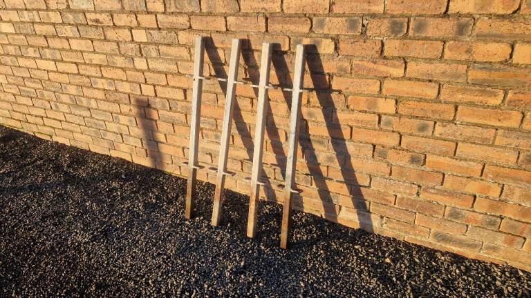 Four x sheep handling system posts farm livestock tractor 