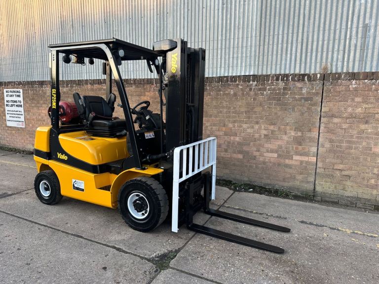 2018 Yale 2.5t gas forklift, triple Mast,Sideshift 