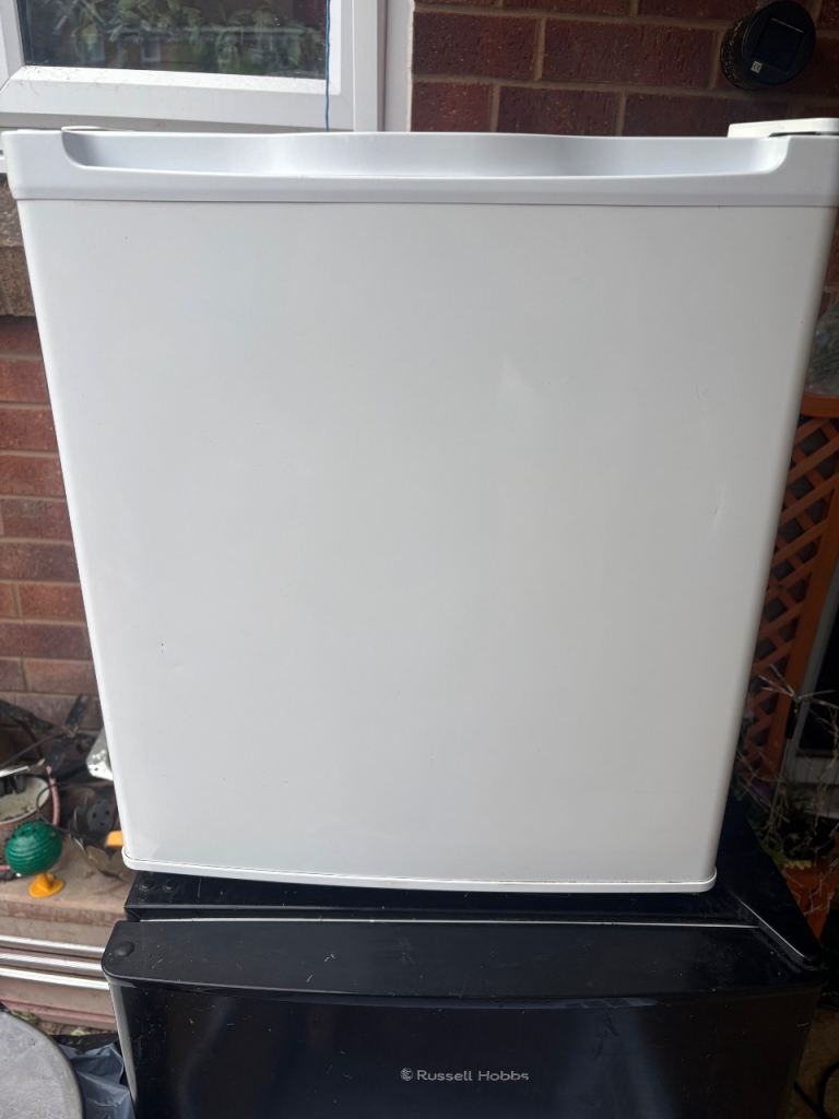 Countertop freezer