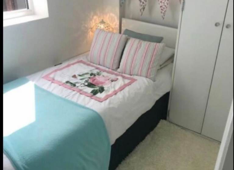 Room for Rent in family home