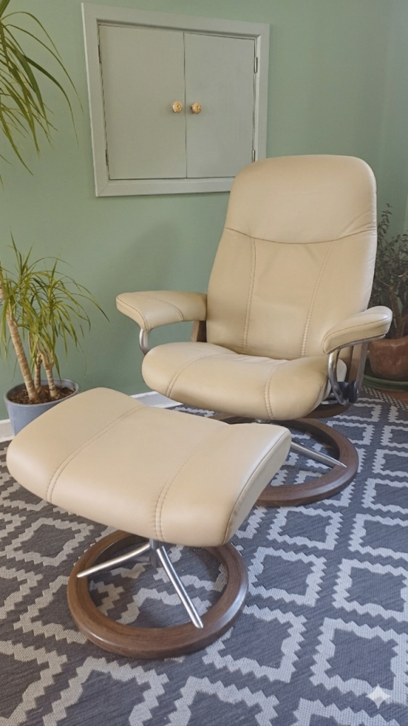 Ekornes Stressless Swivel Consul Reclining Beige Leather Chair with Signature Base with Footstool