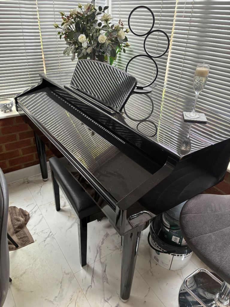 Electric Baby Grand Piano 