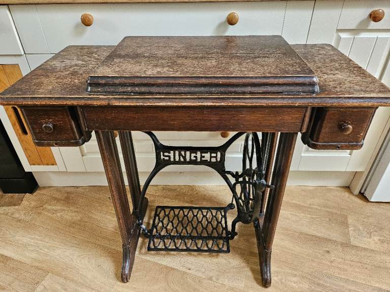 Antique Singer Treadle Sewing Machine