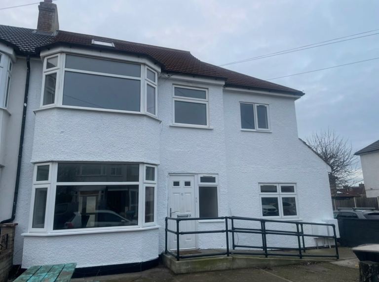 N13 5 bedroom 3 bathroom house