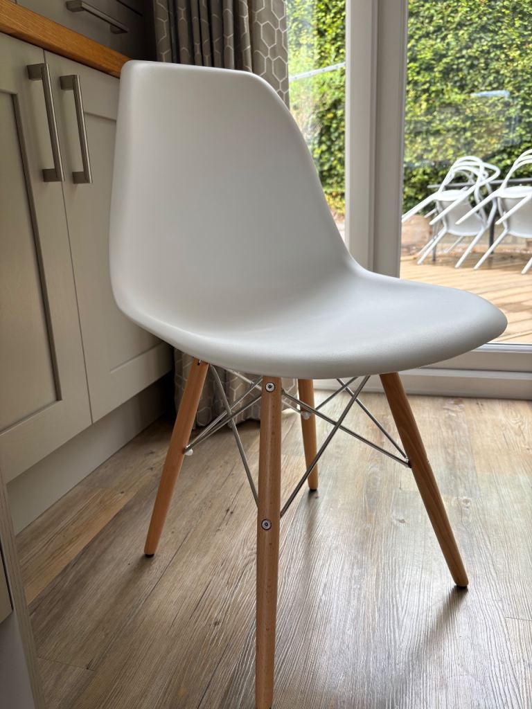 White Eames style chair - perfect condition 