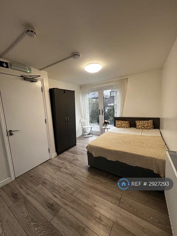 1 bedroom in Twickenham Gardens, Greenford, UB6 (#2927293)