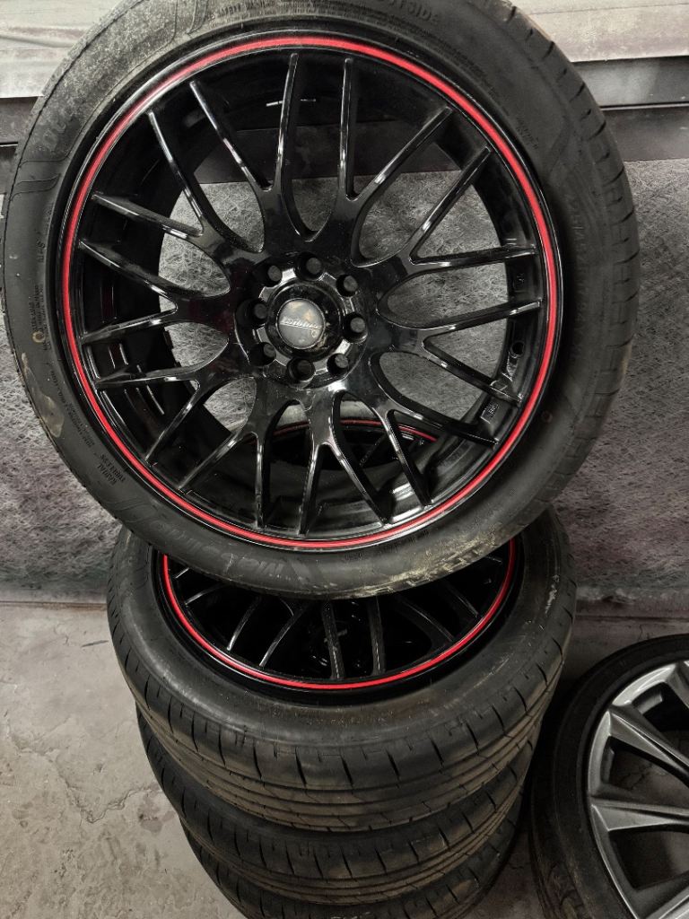 17” Calibre Motion Alloys with tyres