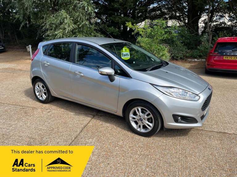 2015 Ford Fiesta 1.0T EcoBoost Zetec Euro 6 (s/s) 5dr HATCHBACK Petrol Manual