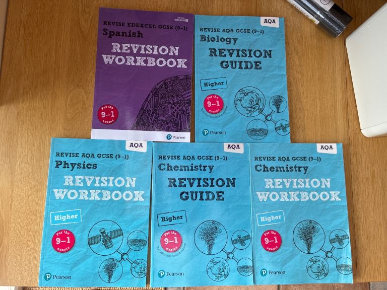 Pearson Revise GCSE 9-1 Revision Guides & Workbooks - Biology, Chemistry, Physics, Spanish