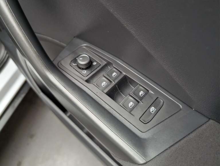 2018 Volkswagen T-Roc 1.5 TSI EVO Design SUV 5dr Petrol Manual Euro 6 (s/s) (150 ps) - APPLE CARP...