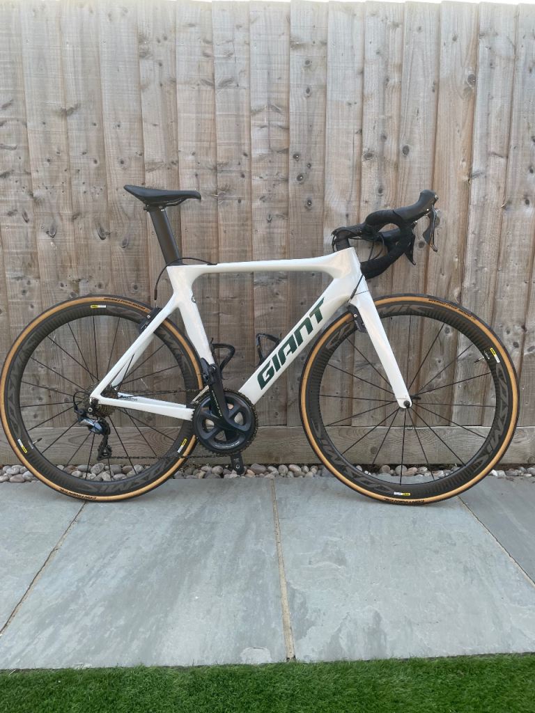 2019 Giant Road bike 54cm M frame