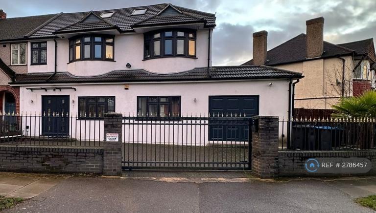 5 bedroom house in Thurleston Avenue, Morden, SM4 (5 bed) (#2786457)