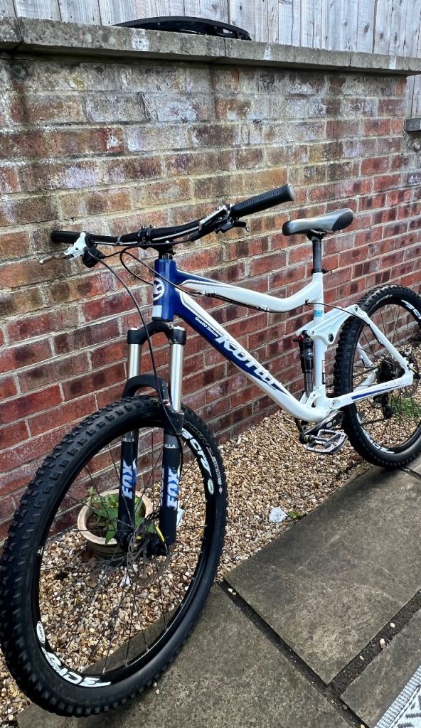 Kona One20 Deluxe Full suspension mountian bike MTB Downhill 