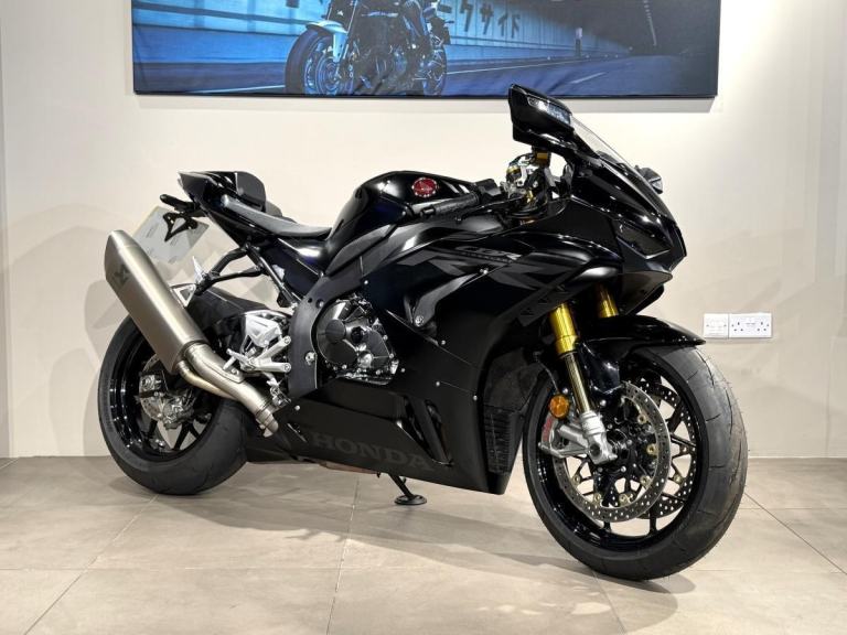 HONDA CBR1000 RR-R SP - LOW MILES - FSH - STUNNING BIKE - SEAT COWL - TAIL TIDY
