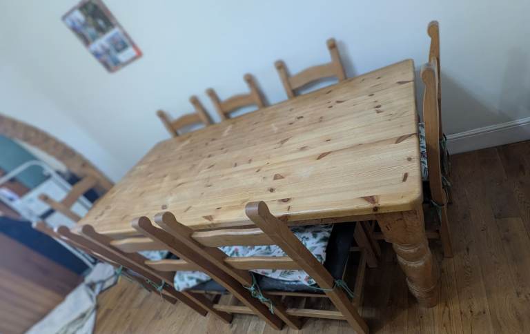 Large Solid Wood  farmhouse 8-Chair Dining Set – Fantastic Condition, Perfect Character