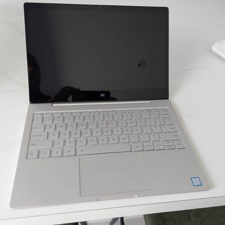Xiaomi Mi Notebook Air 12.5-inch (Model: 161201-AA),